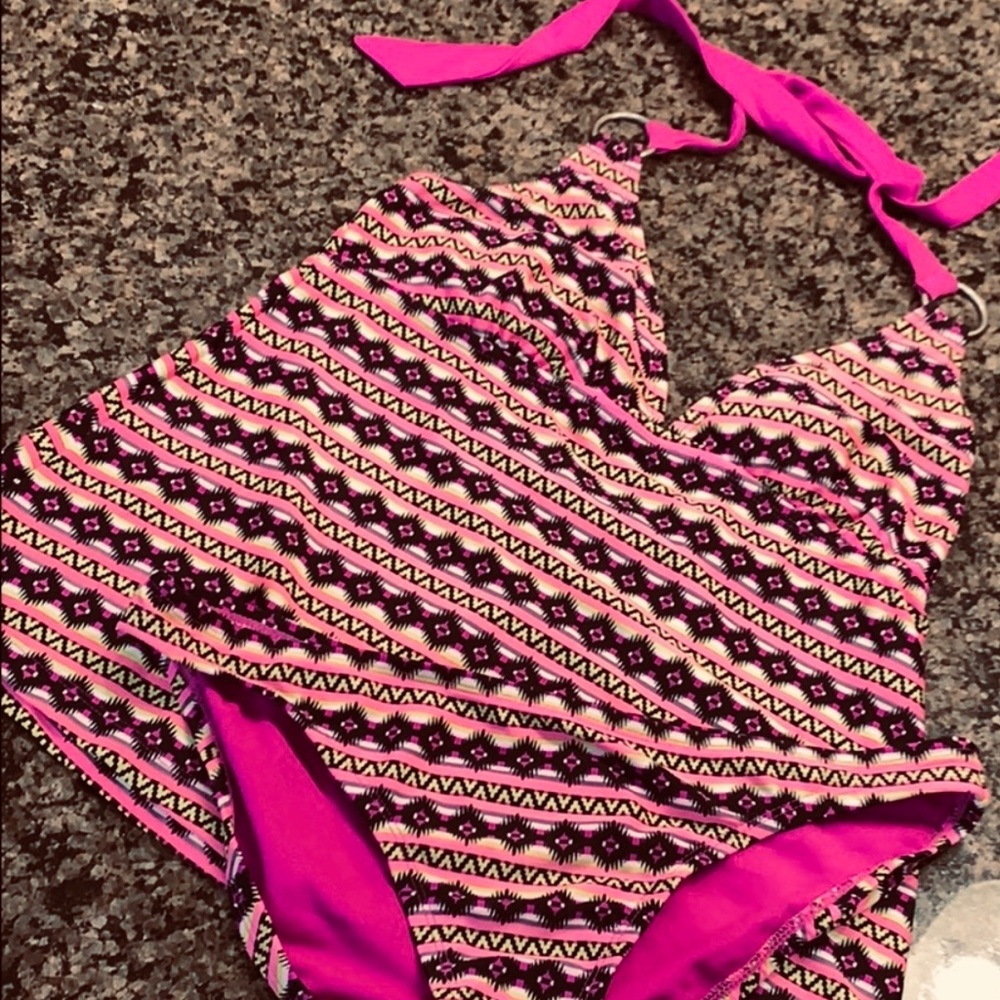 Converse (juniors) Medium tankini suit